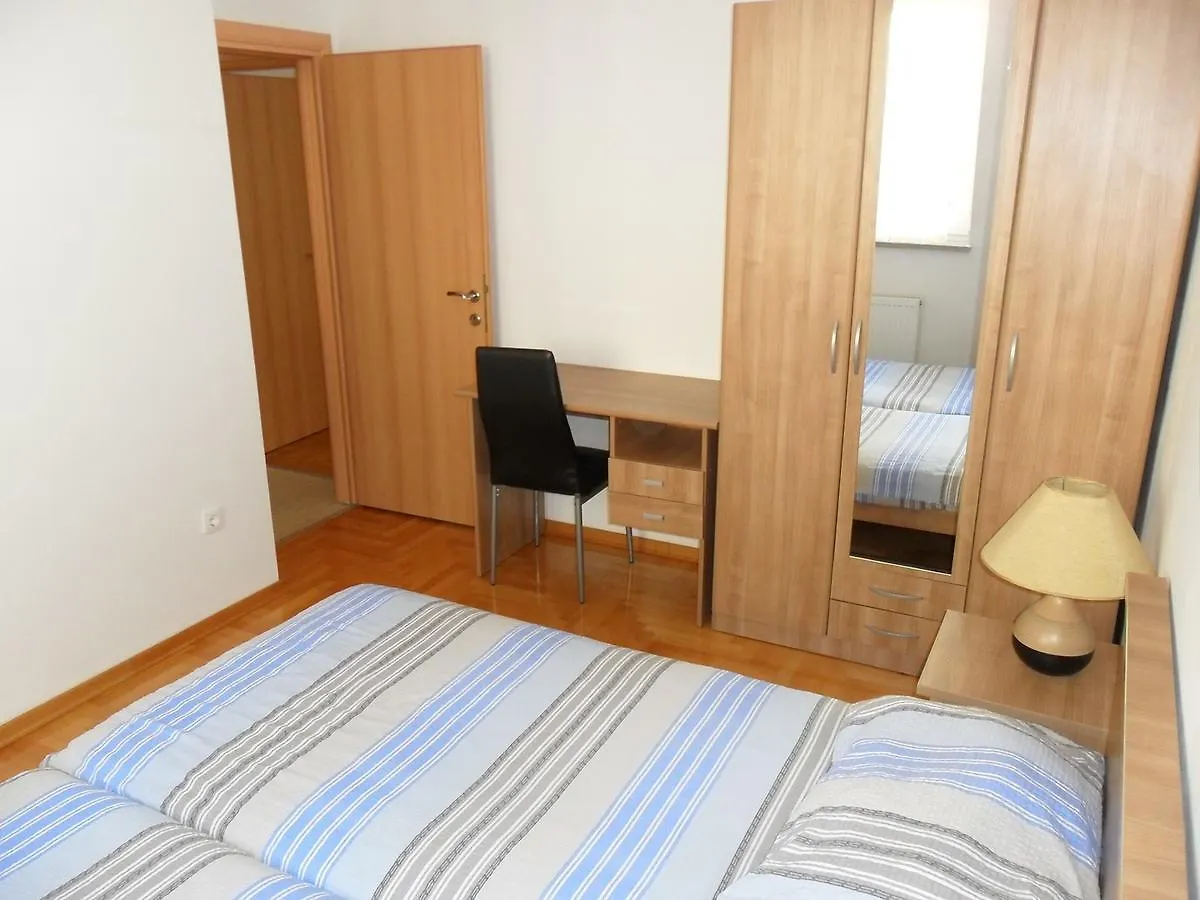 Vile Park Apartment Pula 0*,  Croatia