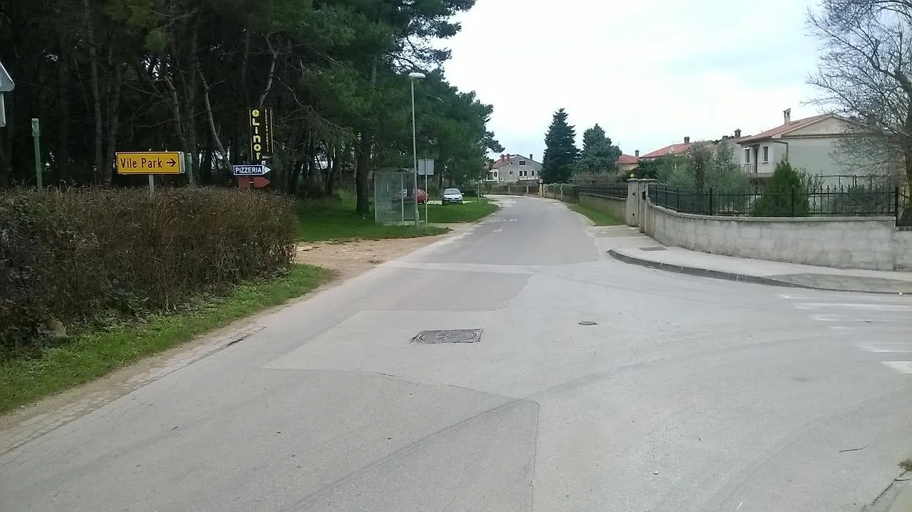 Vile Park Apartment Pula 0*,