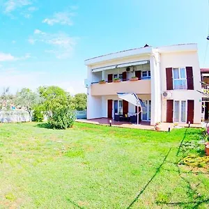 Hrga Pola
